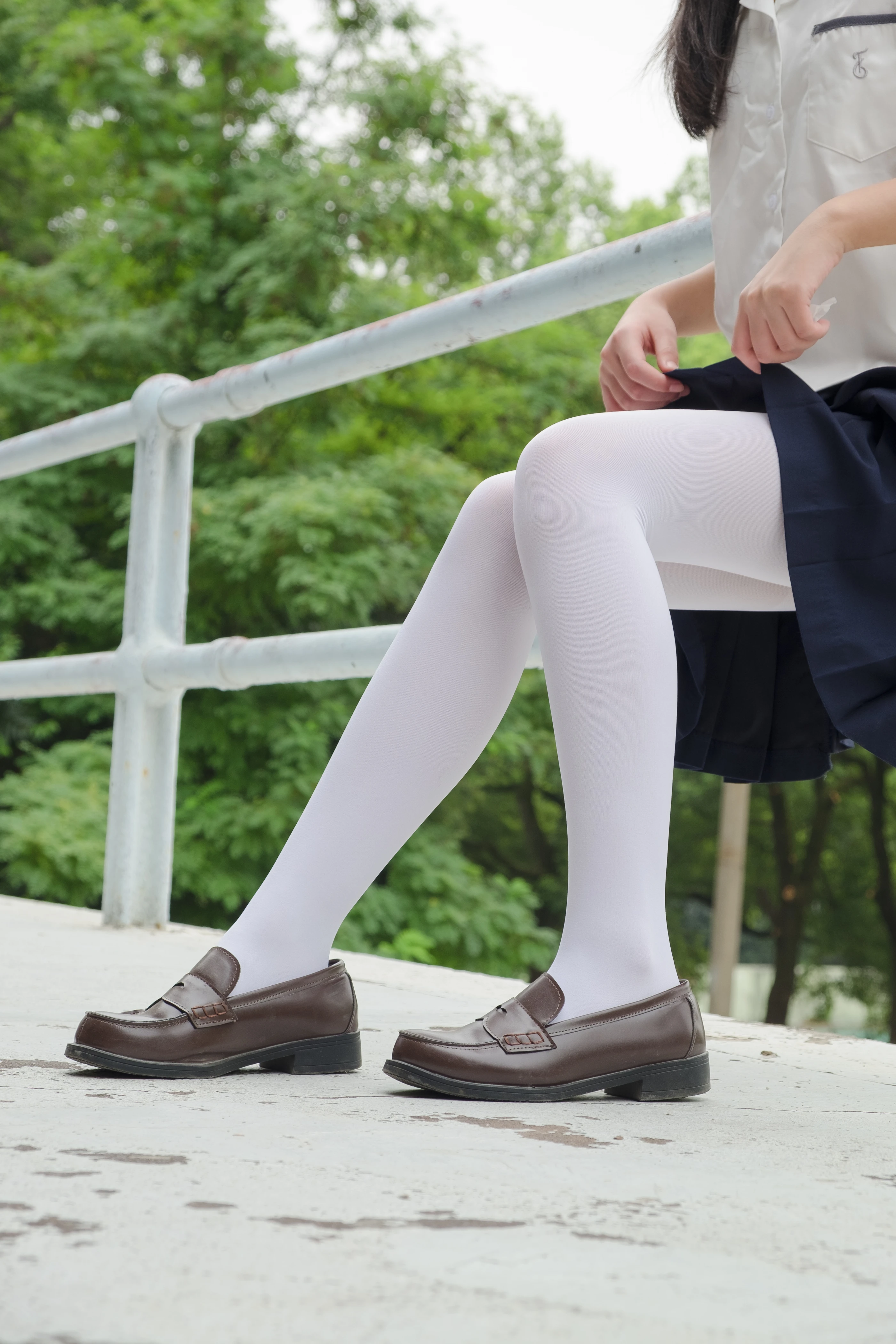 森萝财团 R15-034 [102P]插图3